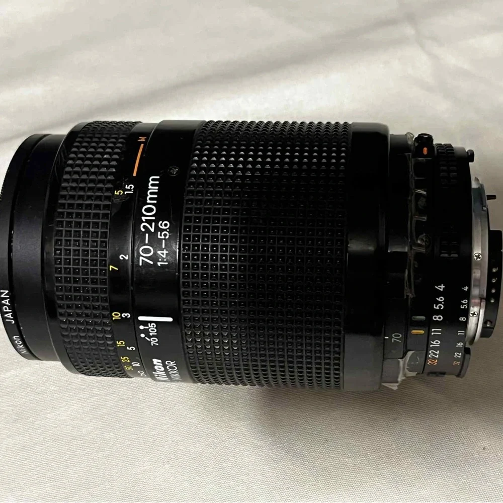 Nikon AF Nikkor 70-210mm f/4-5.6 D Lens ( Read Description)